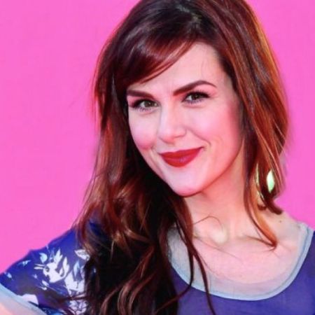Sara Rue was born in New York City.